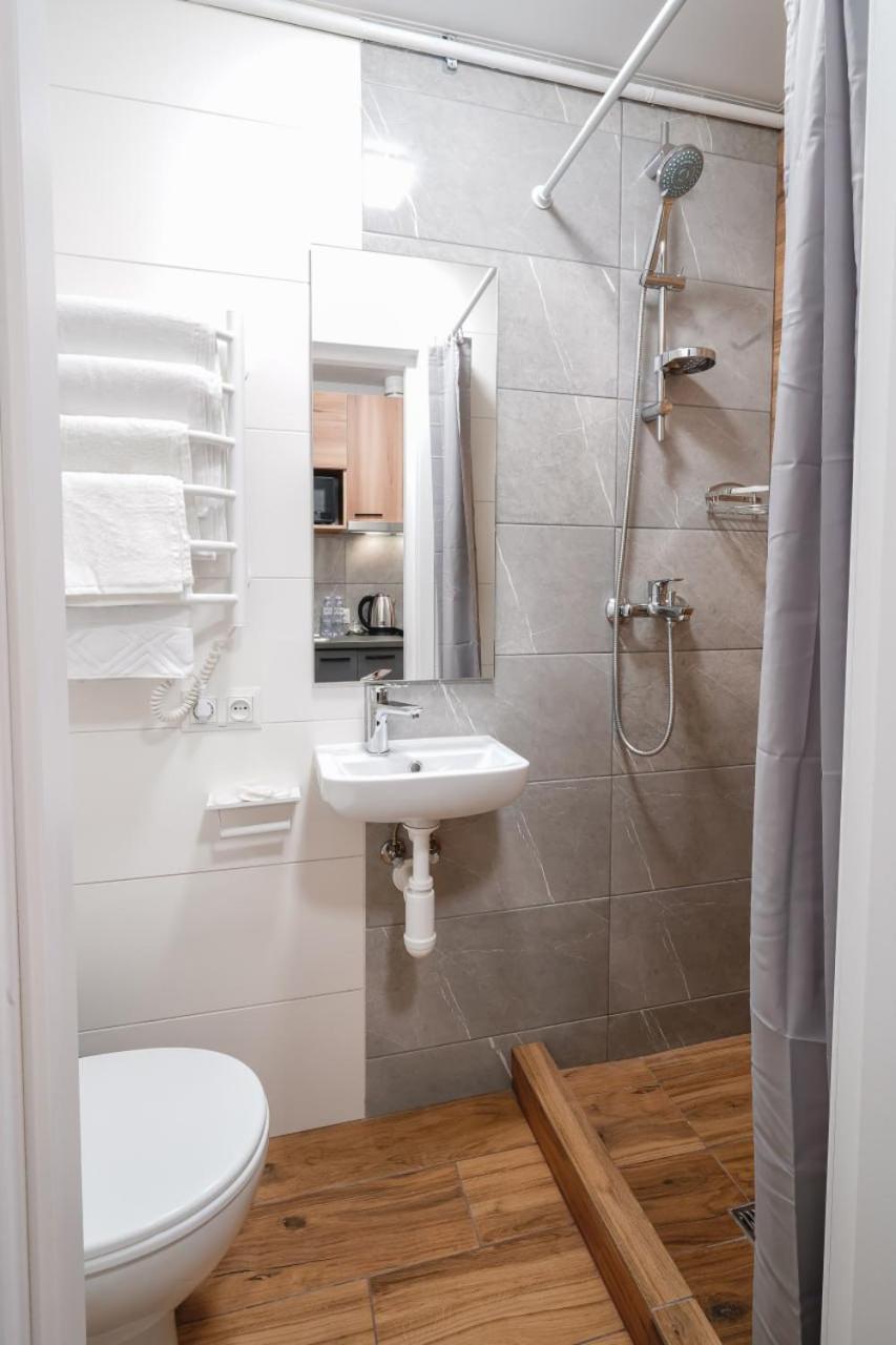 Myfreedom Apartments: Metro Pecherskaya Military Hospital Apartment Kyiv